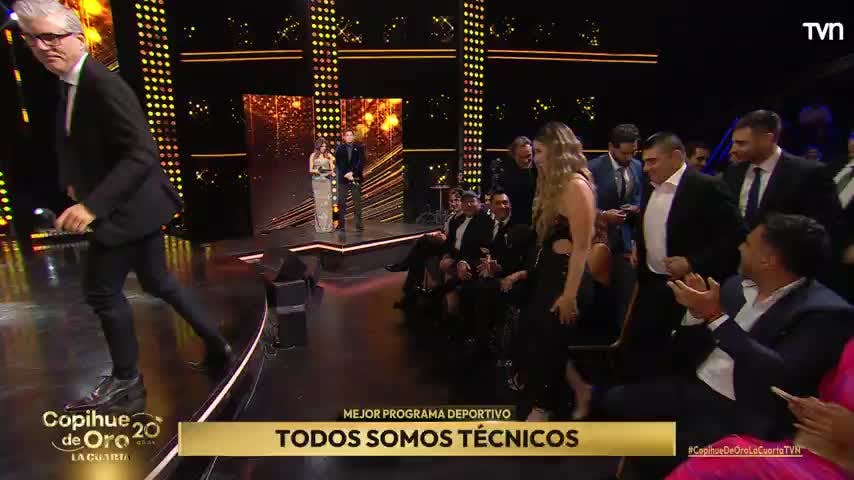 "¡Pentacampeón, pentacampeón!": TST celebró un nuevo Copihue de Oro como Mejor Programa Deportivo