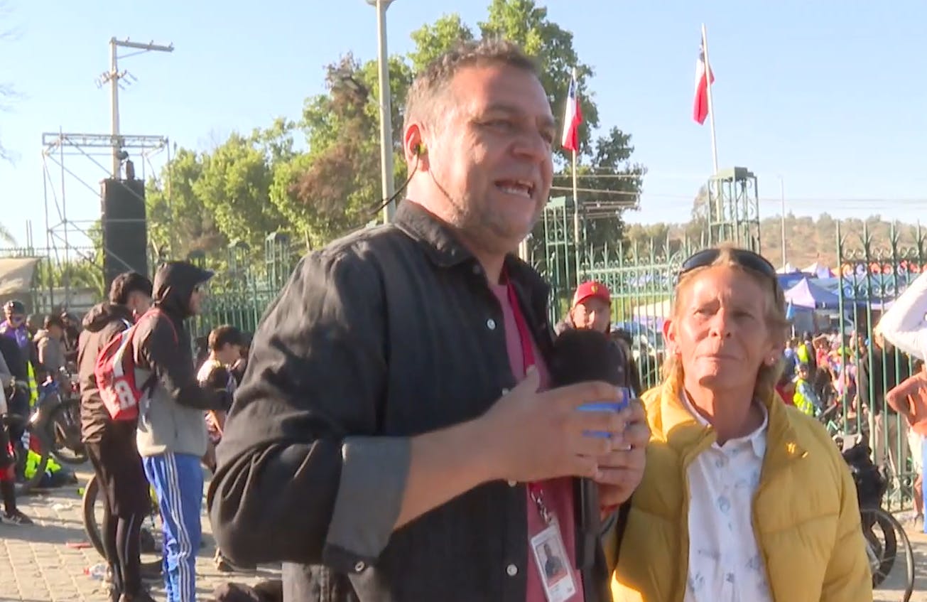 Para agradecer, pedir y mucha fe: Los testimonios de los peregrino que llegan hasta el santuario Lo Vásquez