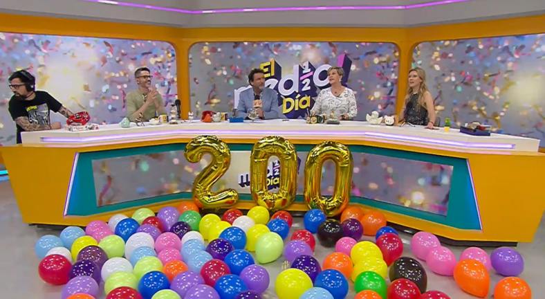 ¡Estamos felices!: "El Medio Día" celebra 200 capítulos al aire