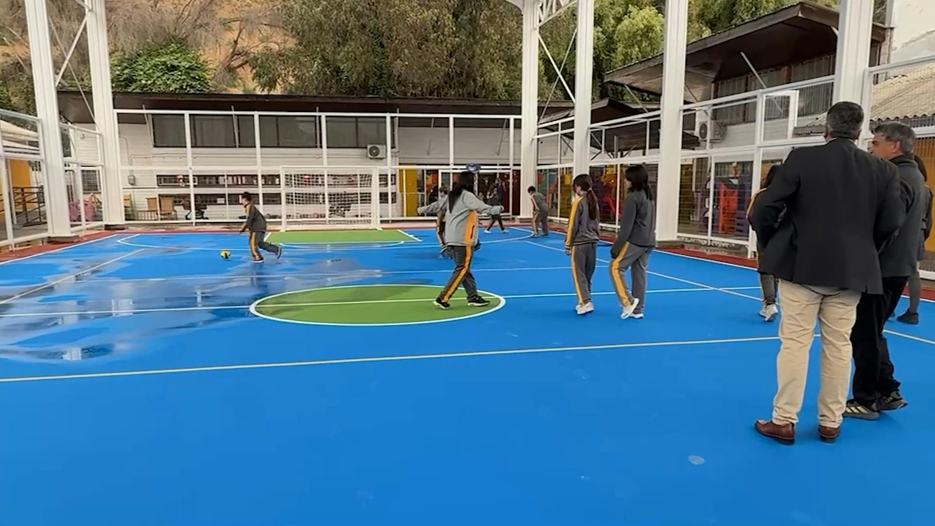 Ministro del Deporte inaugura multicancha en La Calera
