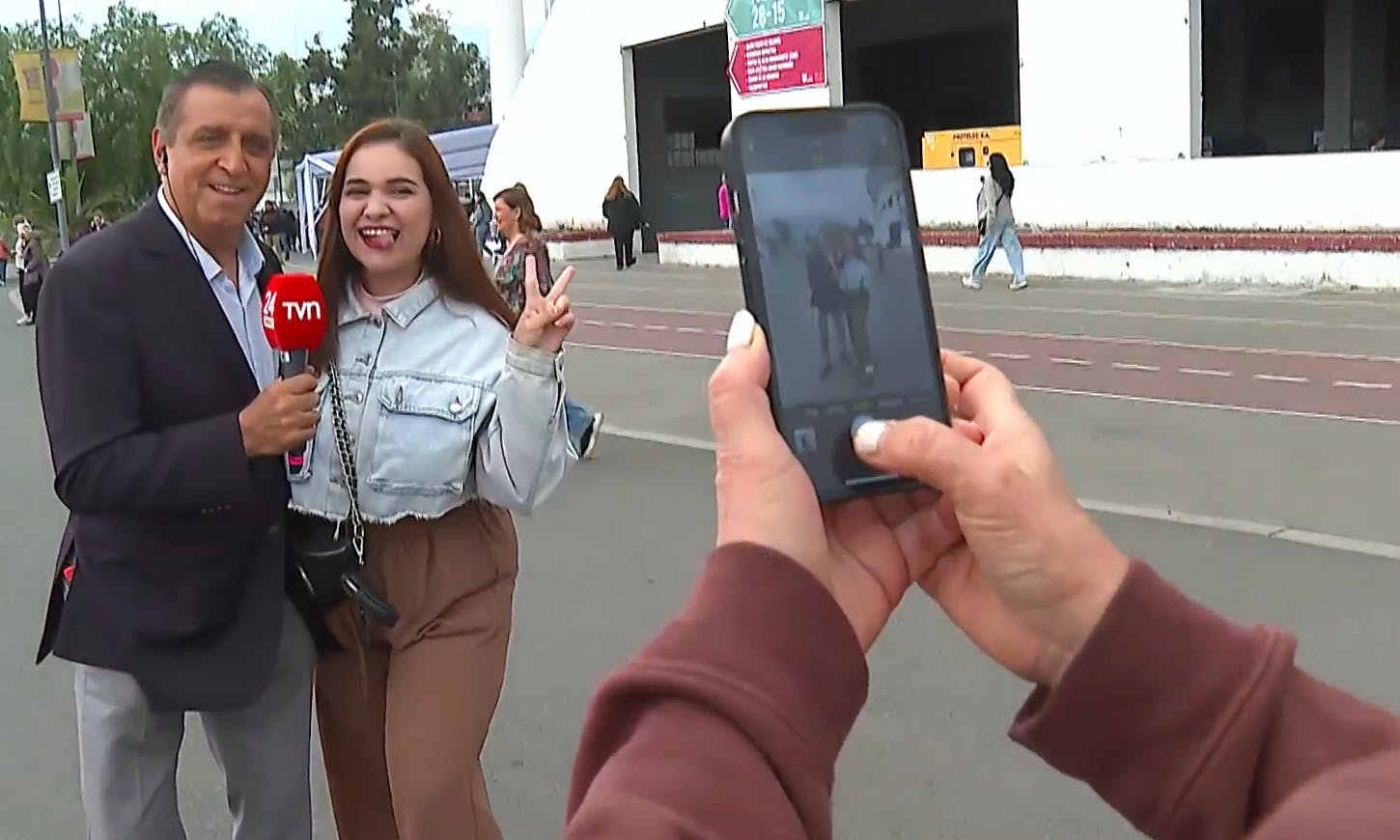 Votantes protagonizan lluvia de saludos y evalúan pronósticos del tiempo de Iván Torres 