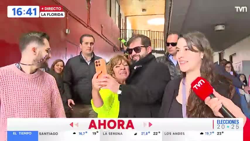 Llega a votar Paula Carrasco en la comuna de La Florida
