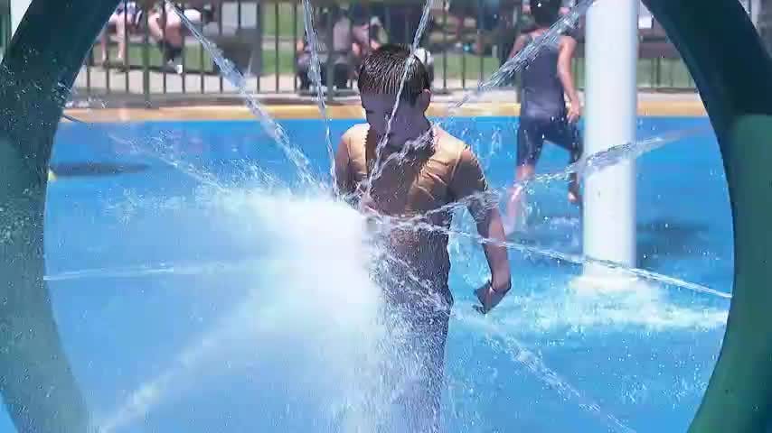 Inauguran juegos de agua en Parque Ecuador de Concepción