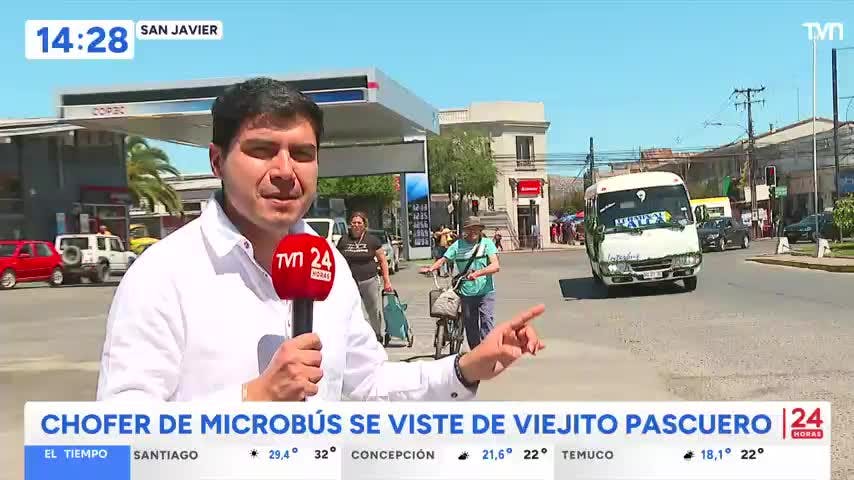 Conductor de microbús se viste de viejito pascuero