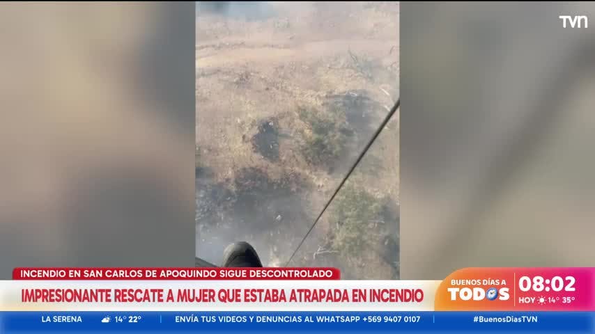 Captan impresionante rescate de carabineros en medio de incendio