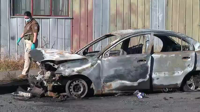 Delincuentes quemaron vehículo a adulto mayor