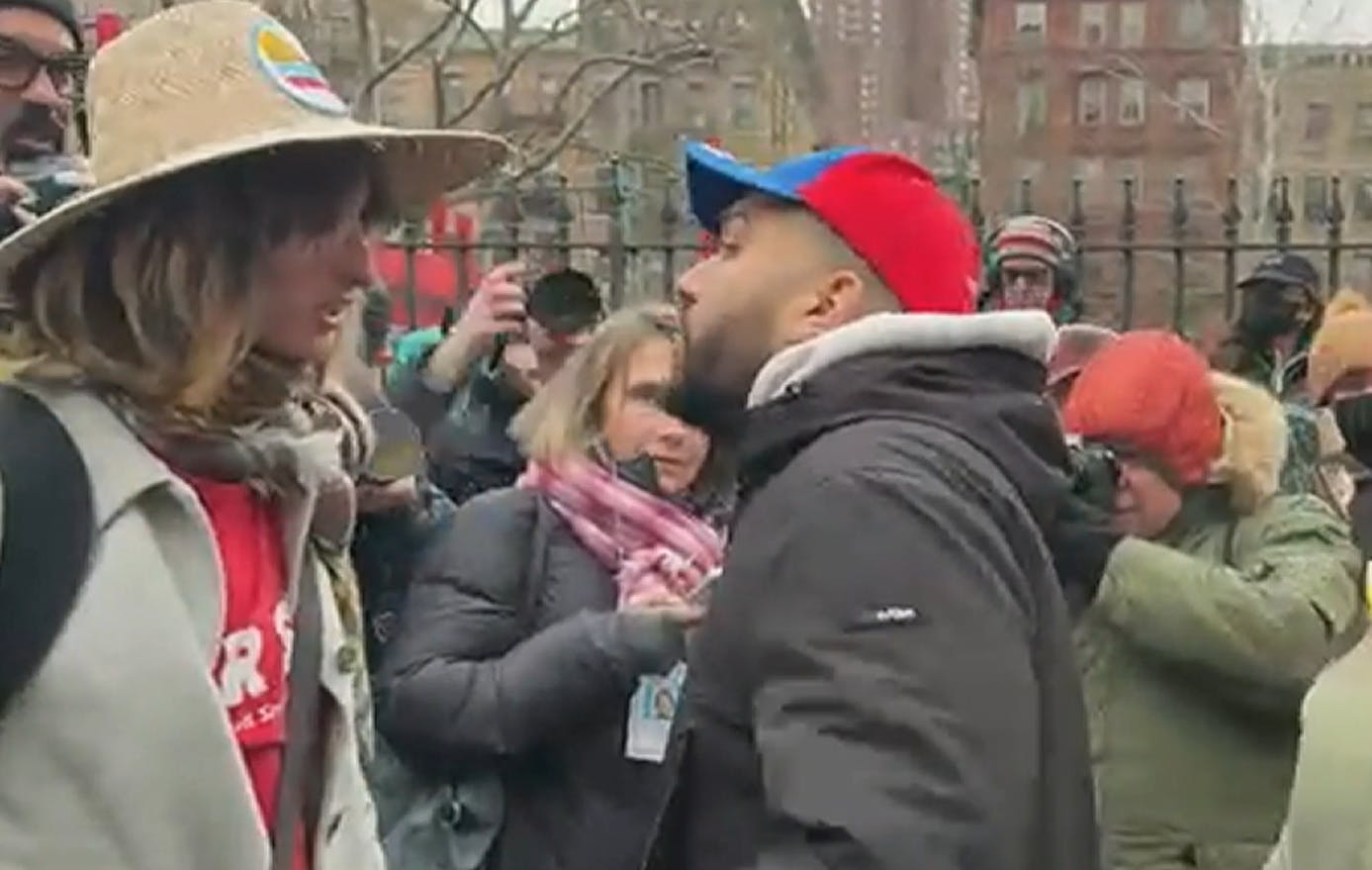 Venezolanos protagonizan enfrentamientos afuera del tribunal por Maduro en Nueva York