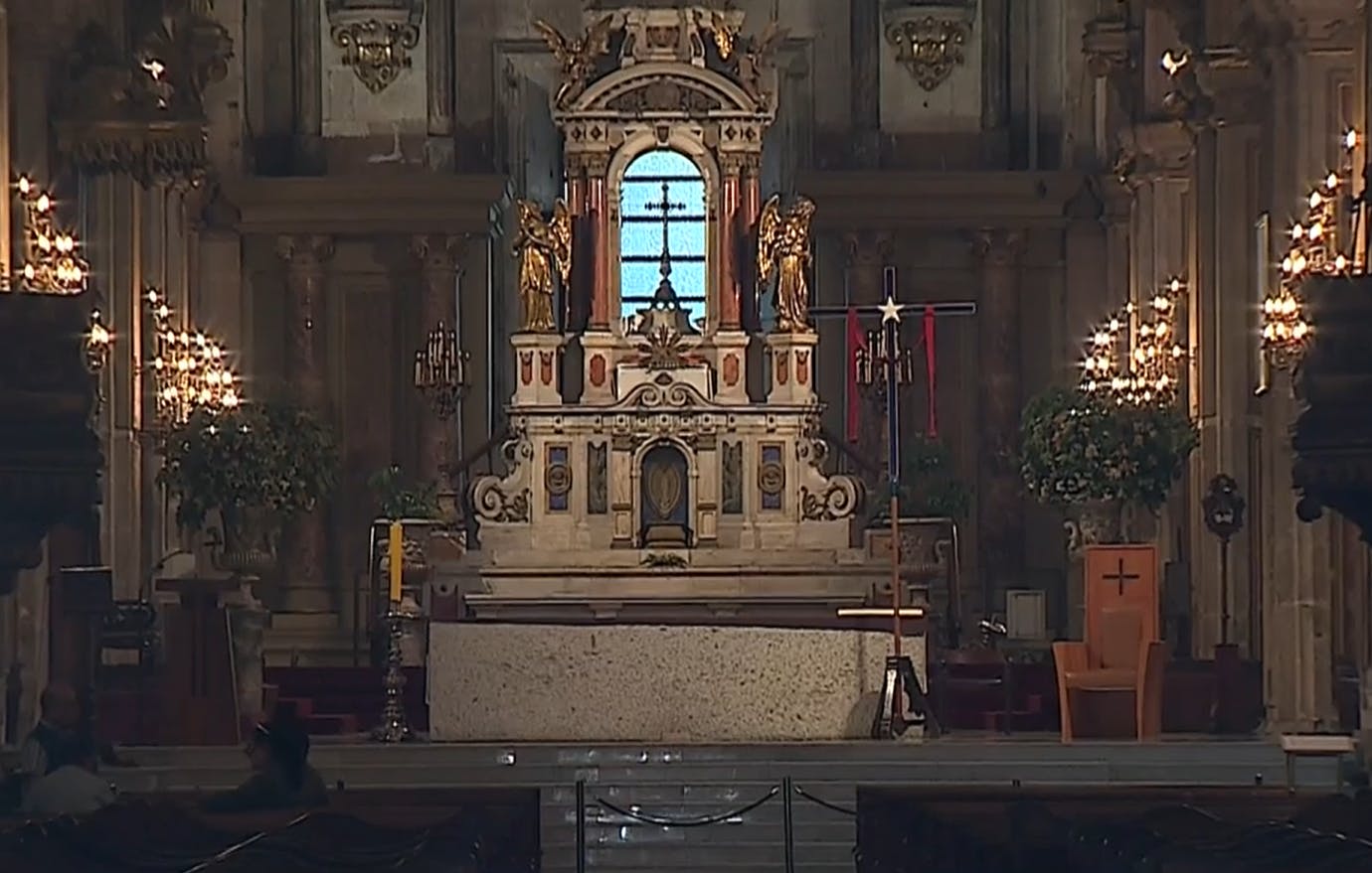 ¡Robo en la Catedral Metropolitana! Delincuentes se llevan dos invaluables candelabros del 1700