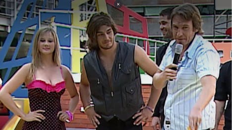 Hombres revolucionados por la llegada de Rose - T3E4