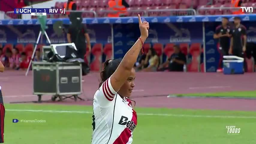 Birizamberri celebra a lo "Matador Salas" su gol a la U