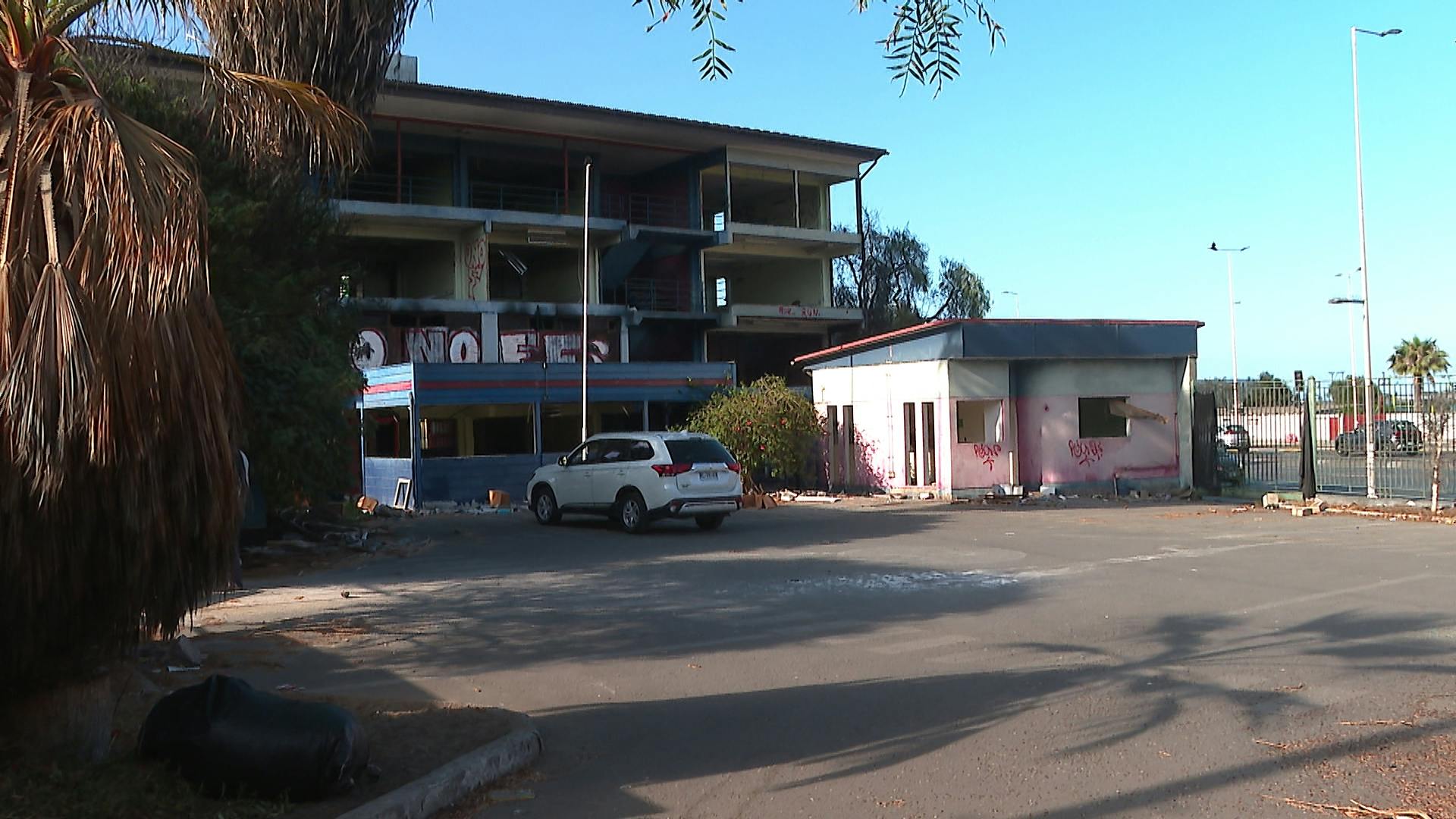 Denuncian que personas en situación calle se tomaron nuevamente ex edificio del SERVIU 
