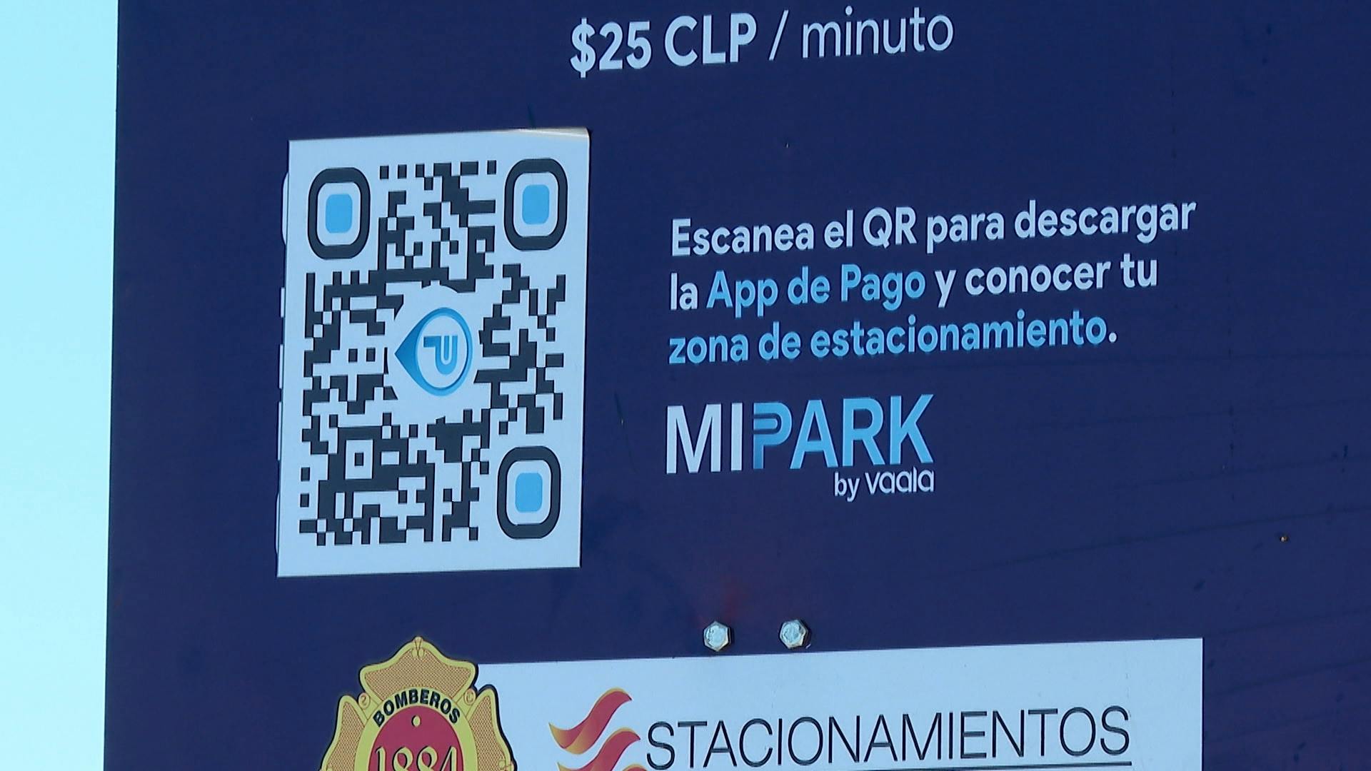 Confuso sistema de pago de estacionamientos en borde costero