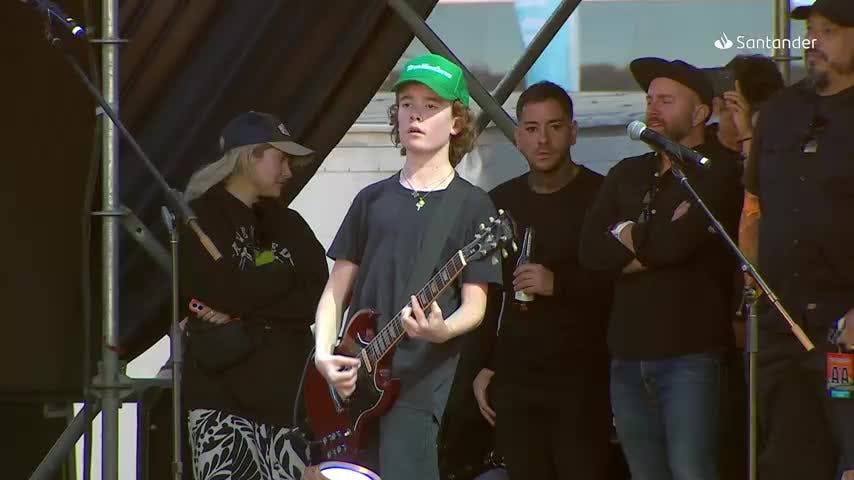 ¡Momentazo!: el espectacular solo de batería de Shane Hawkins en Surfestival