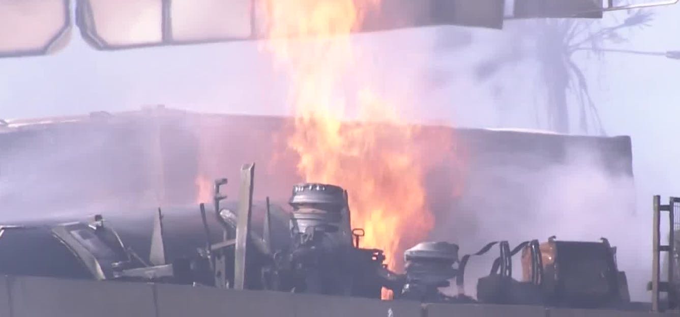 "La gente salió corriendo pensando que era un terremoto": Testigo del incendio relata el momento de la explosión