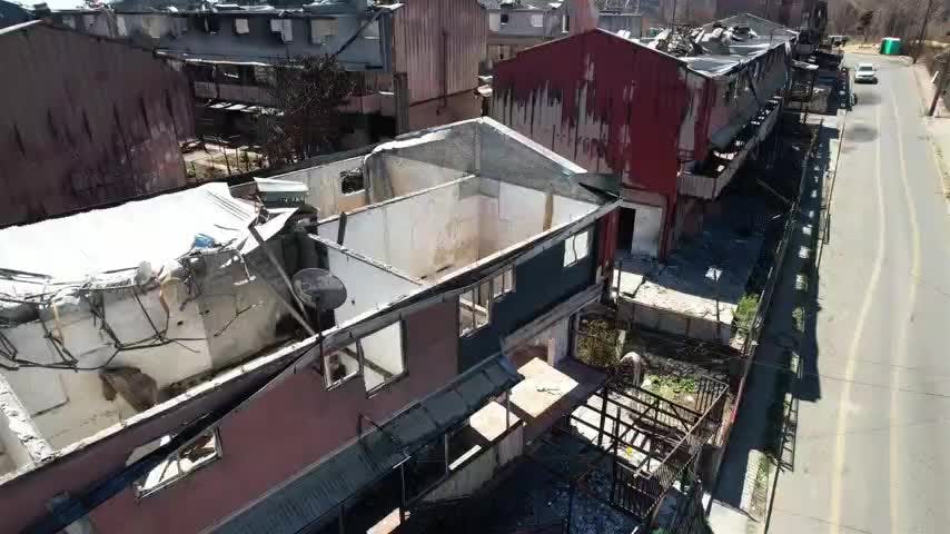 Anuncian reconstrucción de Villa Ríos de Chile