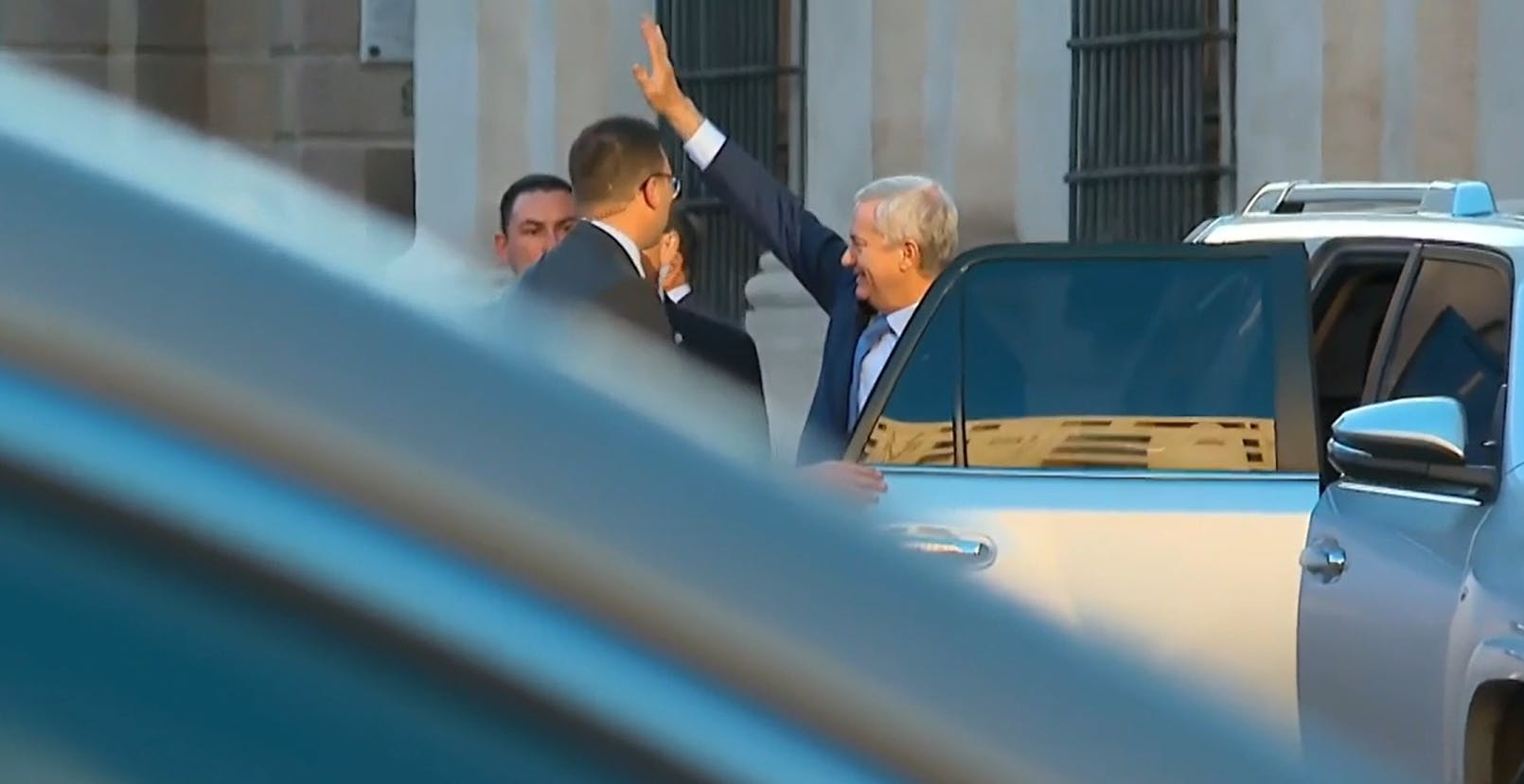 Así fue la salida de José Antonio Kast tras tensa reunión con Presidente Boric