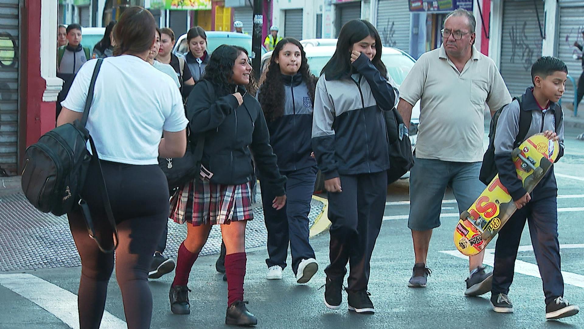 Más de cien mil alumnos de la región retornaron a clases 