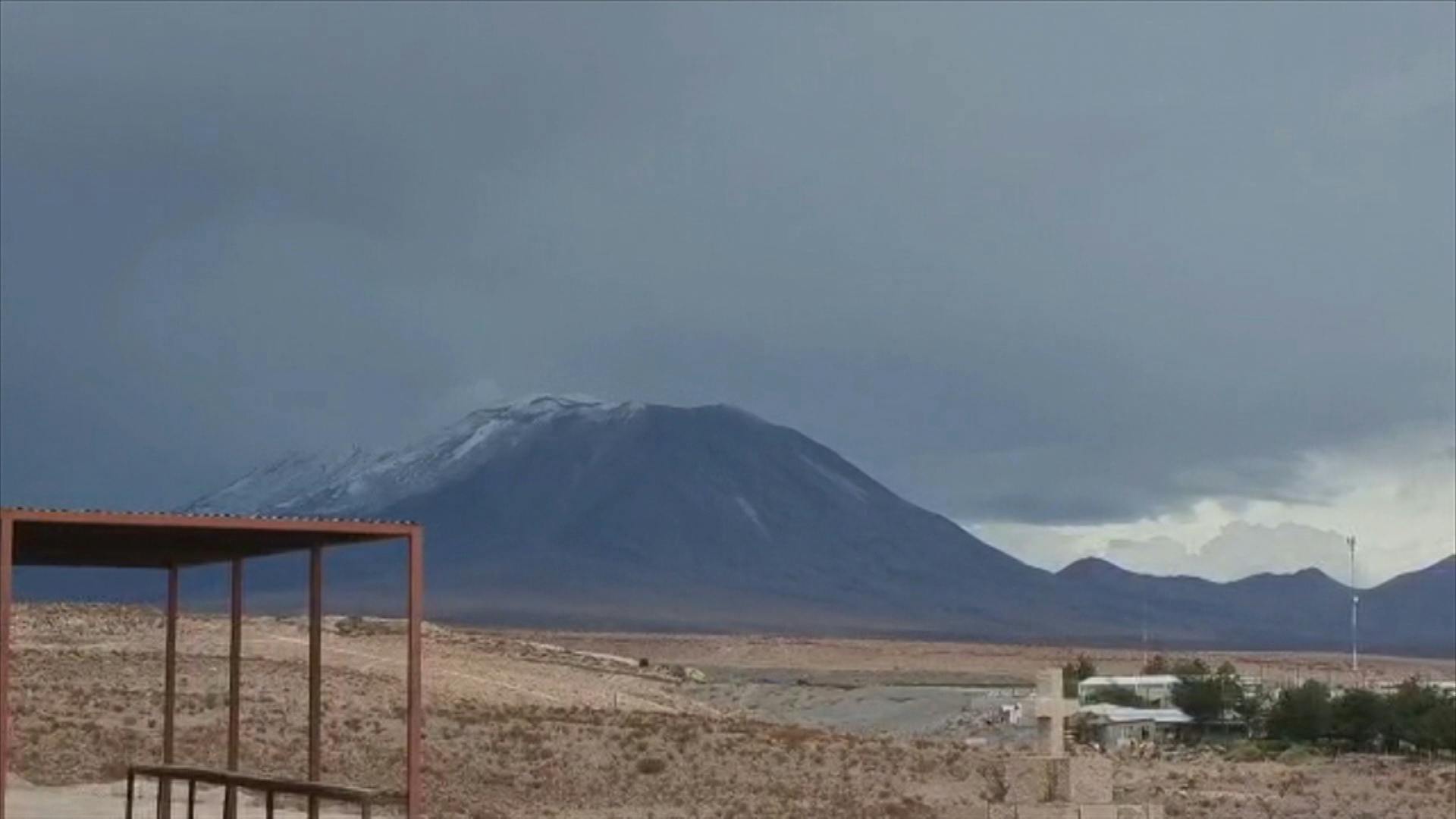 Alerta amarilla por actividad del volcán Láscar
