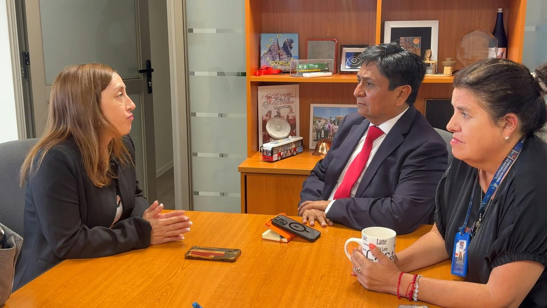 Gobernador se reunió con la futura delegada presidencial de Antofagasta
