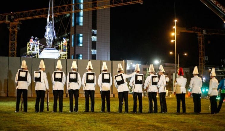 Con honores e Himno Nacional: Así fue el regreso de la estatua del general Baquedano a la renovada plaza