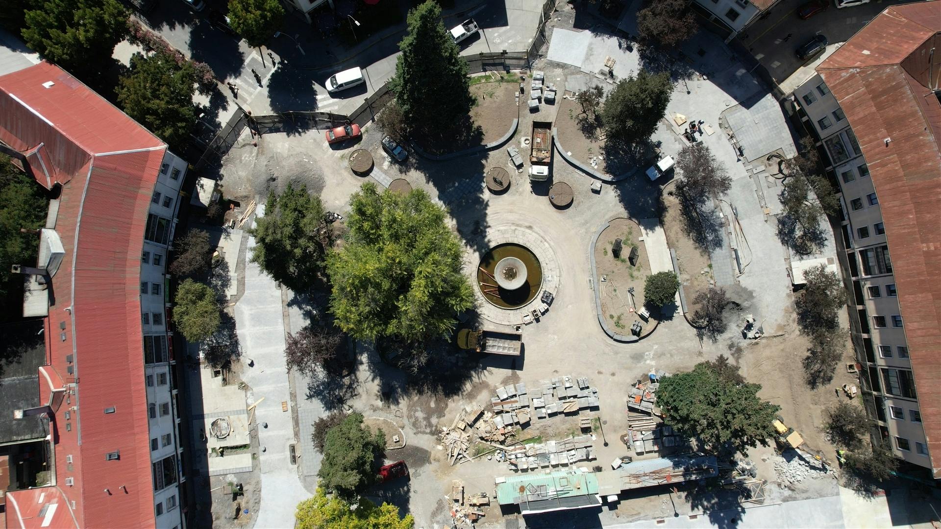 Dos meses y medio más de plazo: atrasos en remodelación de Plaza Perú causa molestias