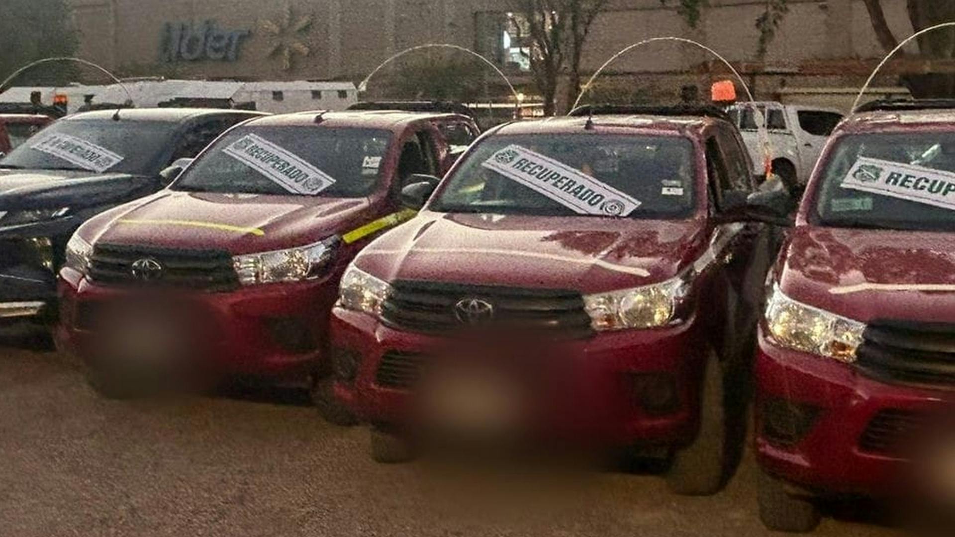 Recuperan cinco camionetas robadas  