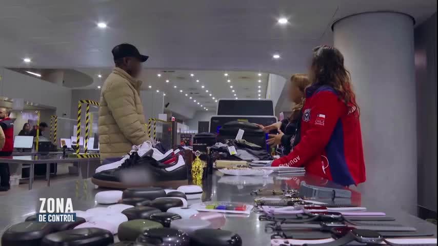 Pasajero fue sorprendido en el aeropuerto con gran cantidad de celulares, ropa y joyas sin declarar