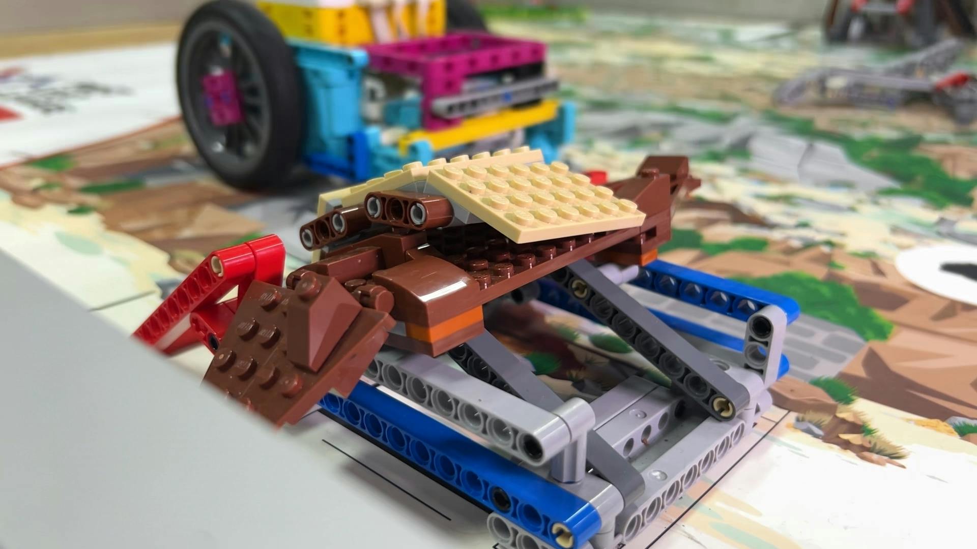 "Lego Brothers": club de robótica de Penco necesita reunir $15 millones para ir a mundial en México