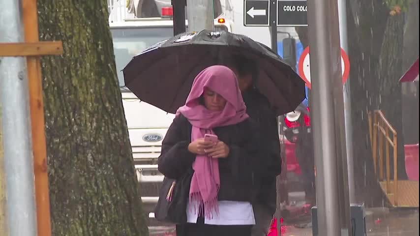 Sistema frontal obliga a decretar alertas por lluvia y viento