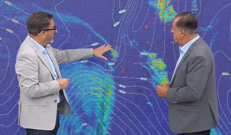 "En una de esas...": Iván Torres se refiere al pronóstico de lluvias para la zona central 