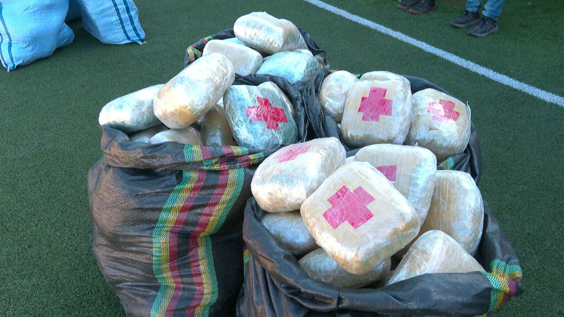 Carabineros decomisa más de mil 300 kilos de droga en dos operativos