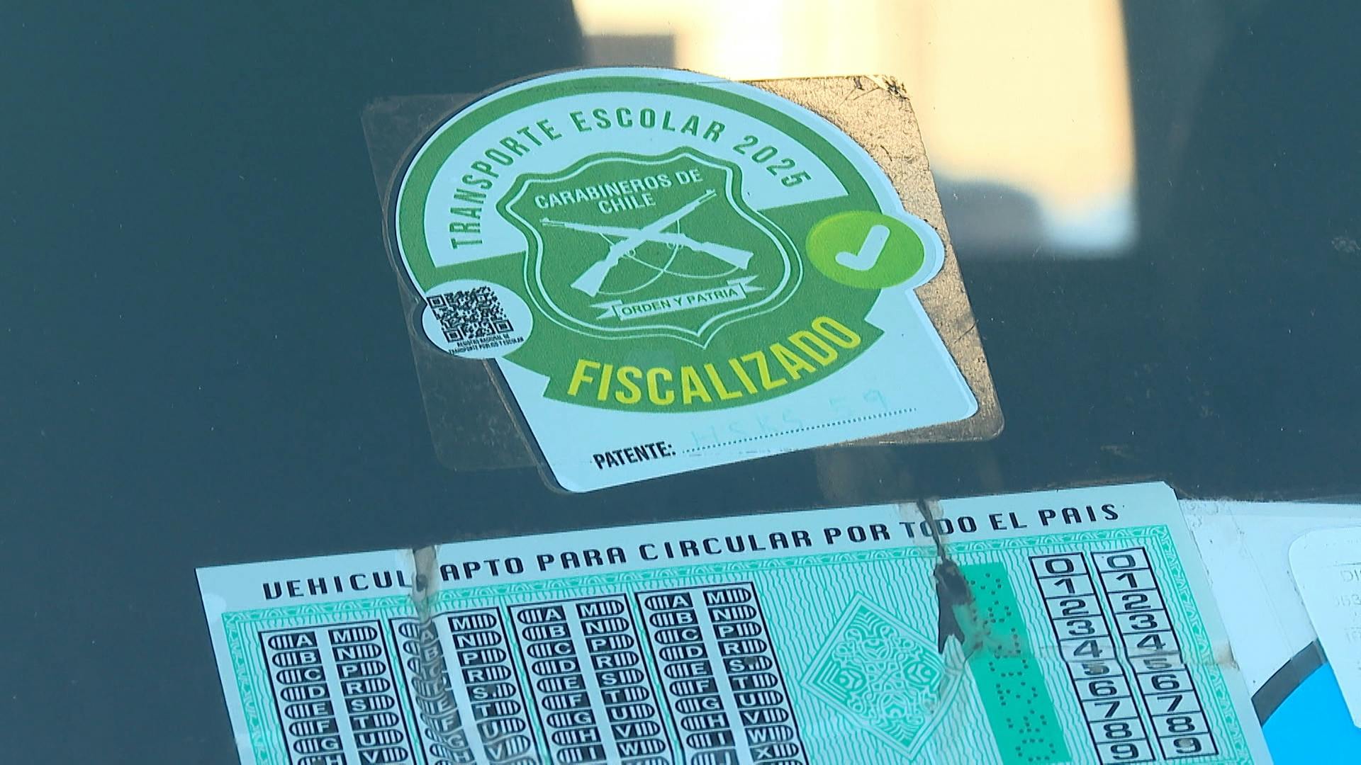 Sello en el parabrisas certifica furgones escolares fiscalizados