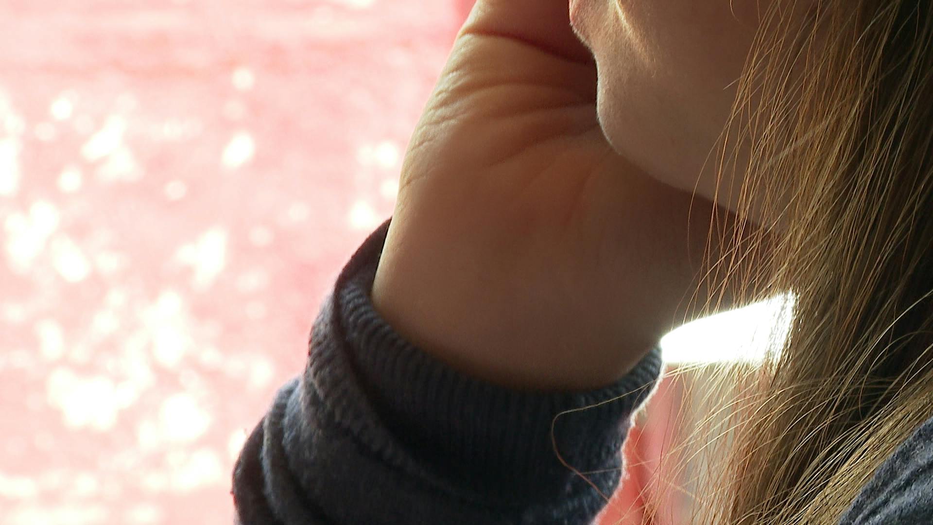 Indignación por carta con amenazas a niña con Síndrome de Down