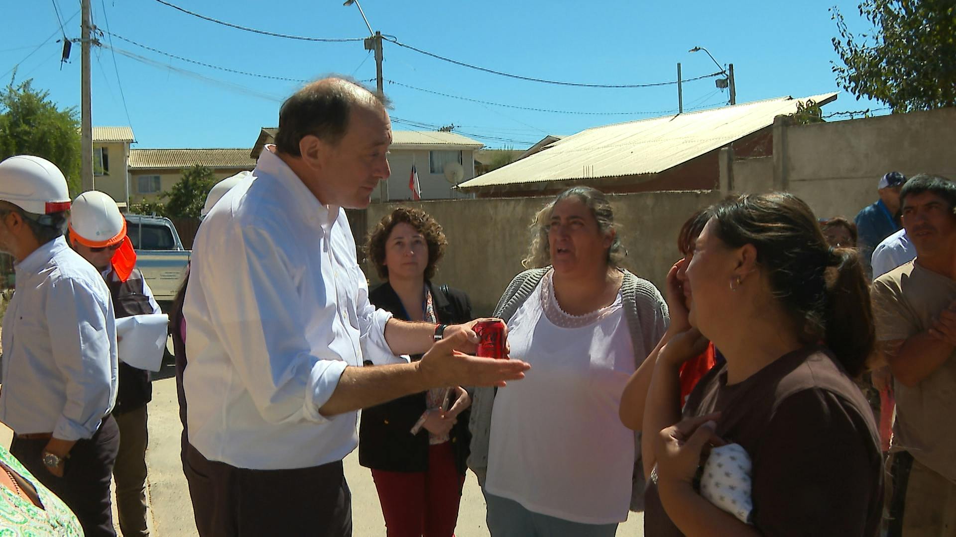 Ministro de Vivienda anuncia investigación por reconstrucción