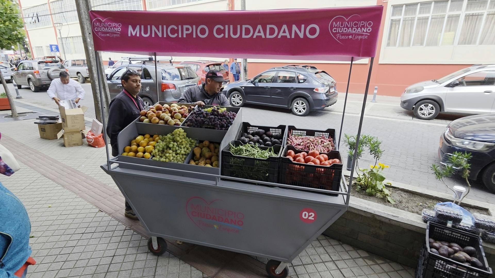 Debutaron carros para comerciante ambulantes en Penco