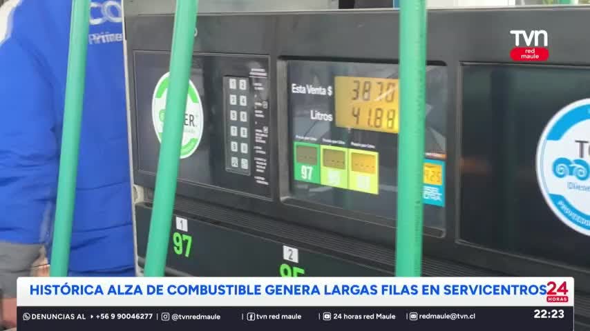 Largas filas marcan el anuncio de histórica alza de combustibles