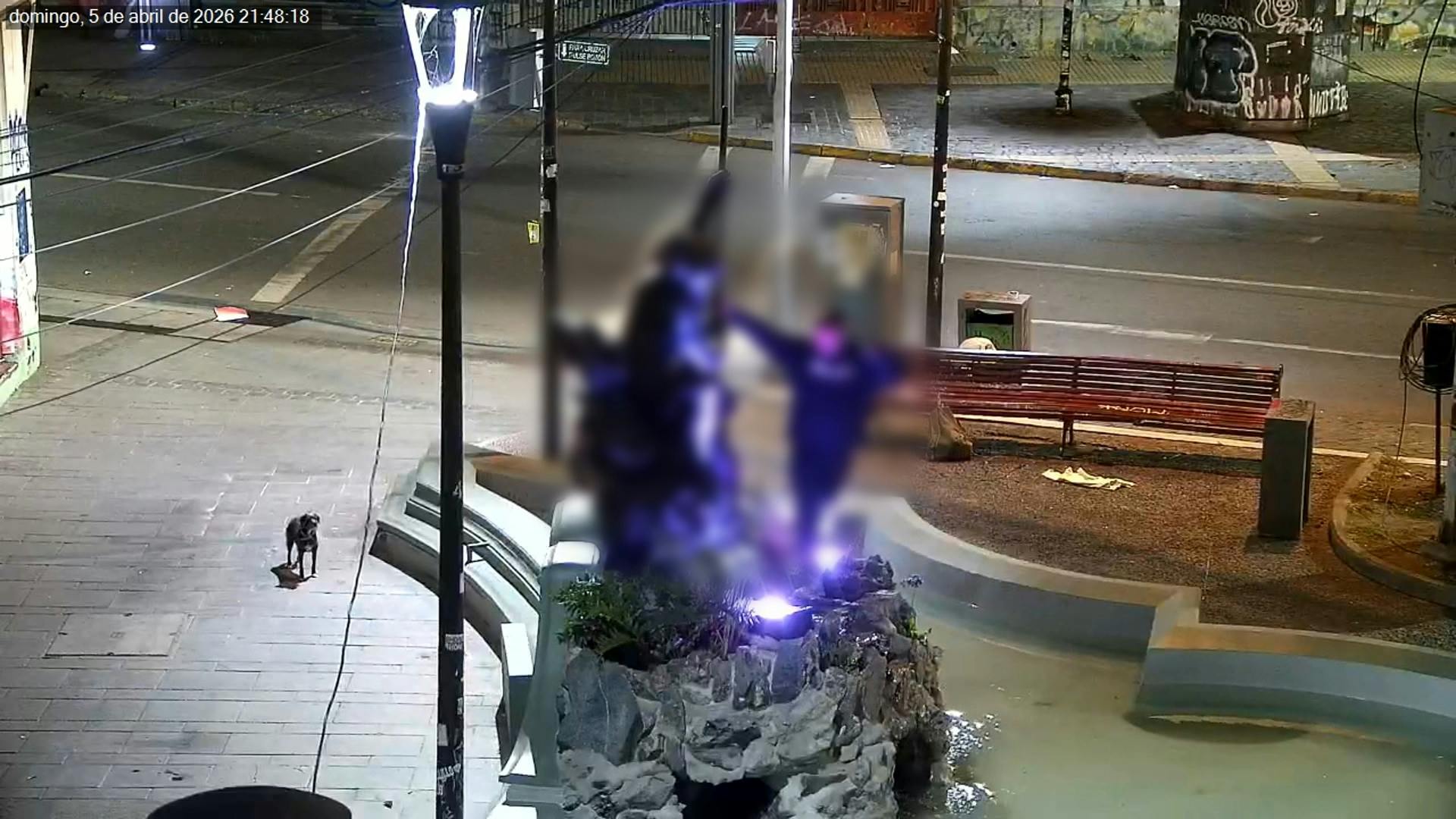 Graban a sujetos que ingresaron a fuente Neptuno