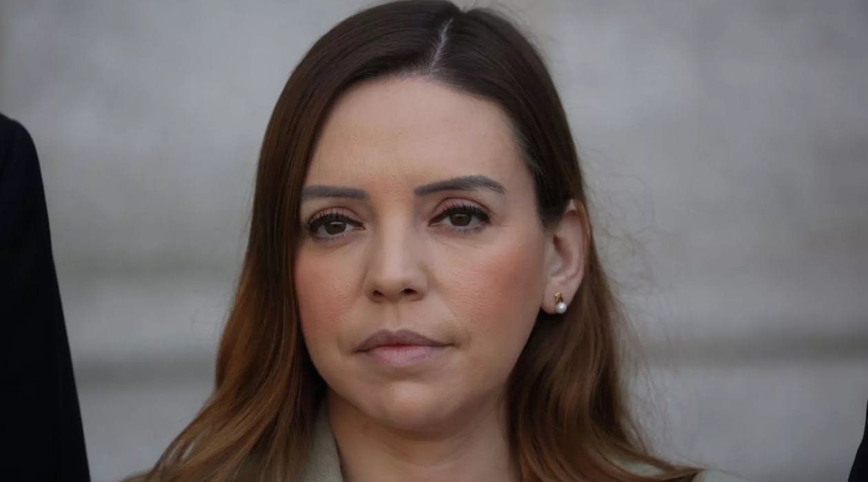 La pizarra de Alberto Precht: La denuncia contra la senadora Camila Flores por presunto fraude al Fisco