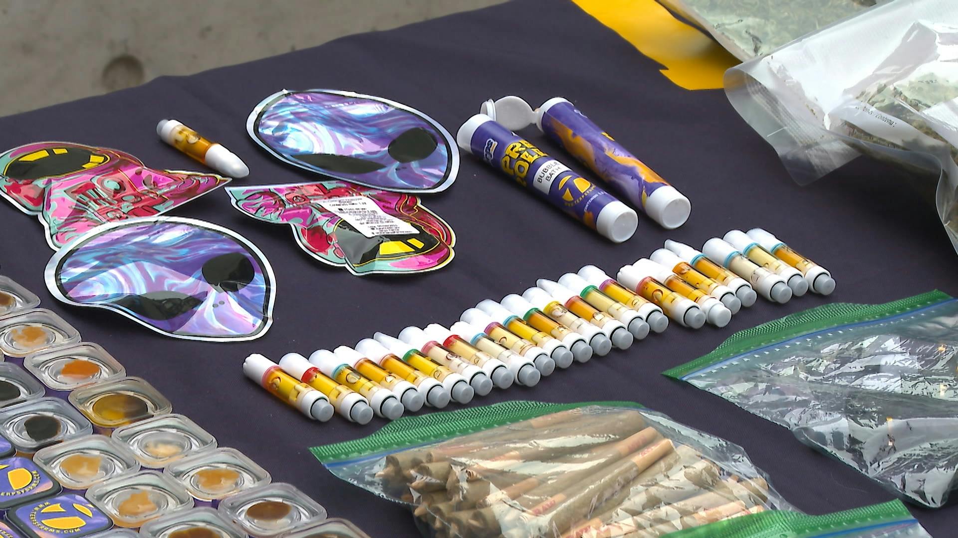 16 detenidos por red que vendía marihuana en gomitas y miel con delivery en tres regiones