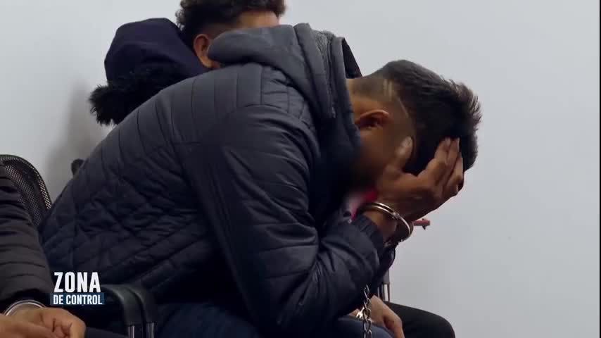 Detectan a tres “burreros” en aeropuerto de Santiago: llevaban más de 3 kilos de cocaína ingerida