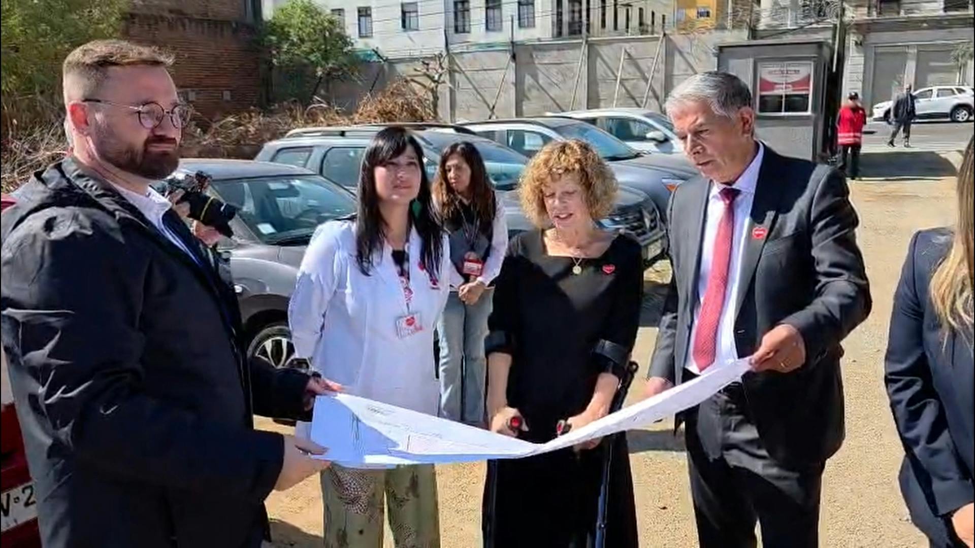 Ministra visitó terreno donde se construirá nuevo proyecto Teletón