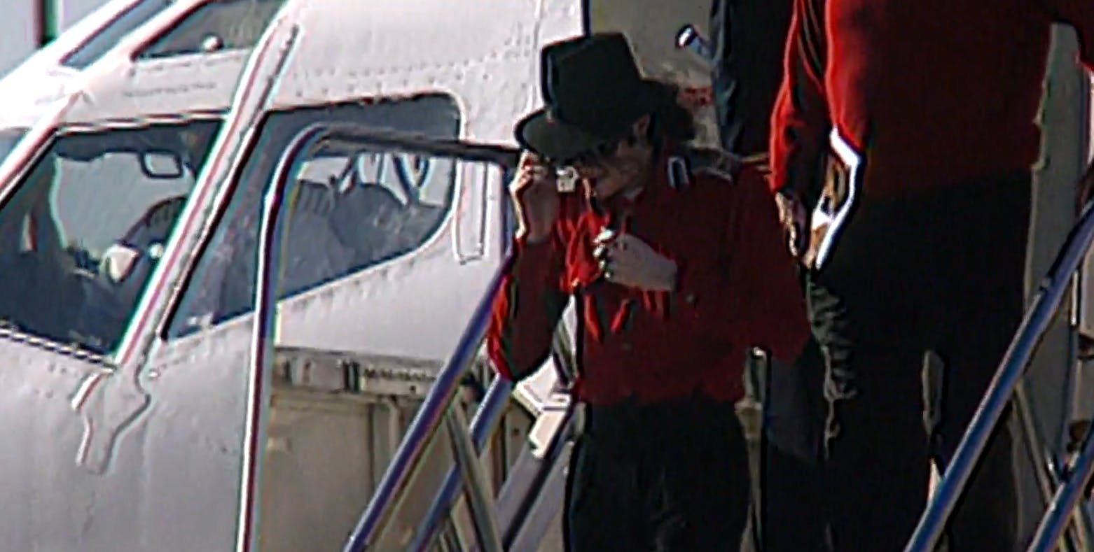 Una máquina de helados y películas de acción: Los secretos y exigencias en la visita de Michael Jackson a Chile
