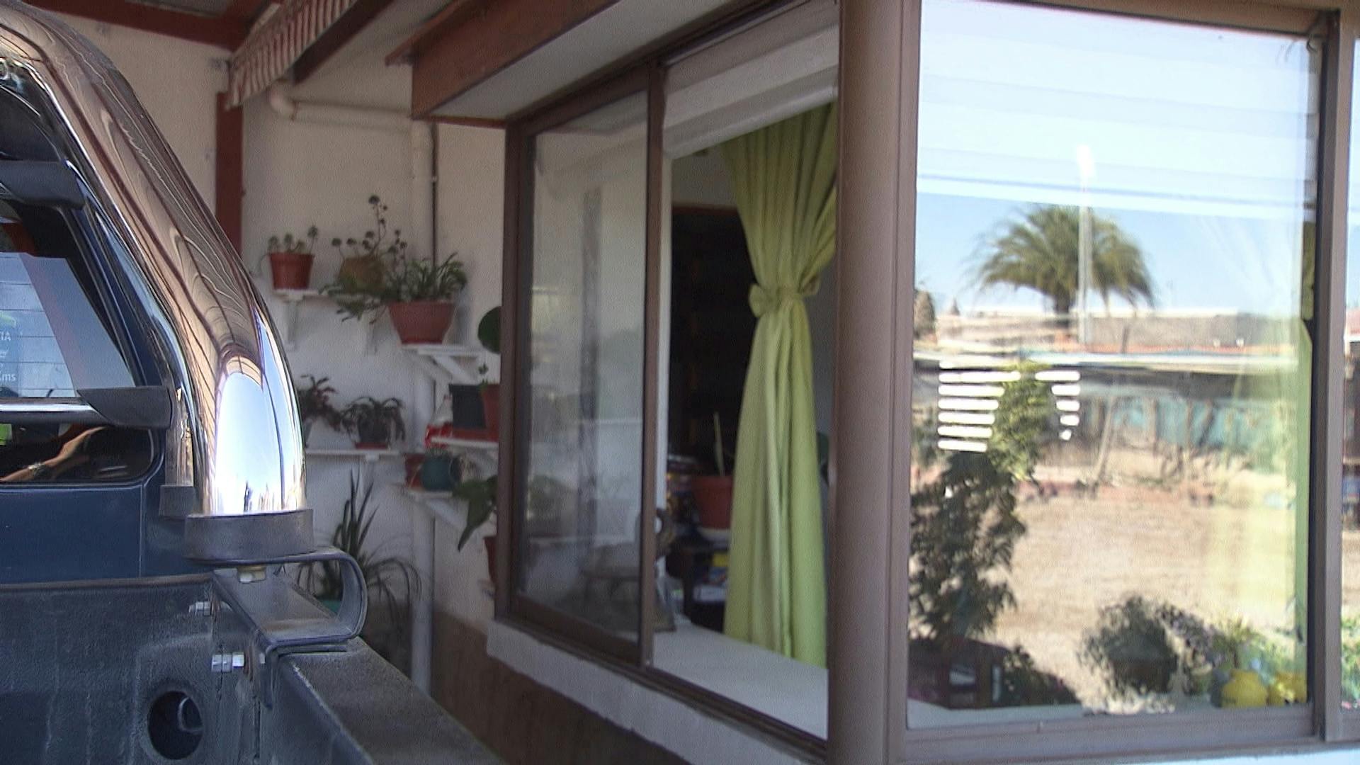 Violento asalto a vivienda termina con niño herido a bala 