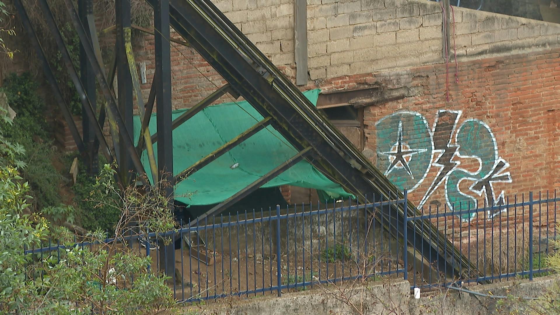 Vecinos en alerta por ruco bajo ascensor San Agustín