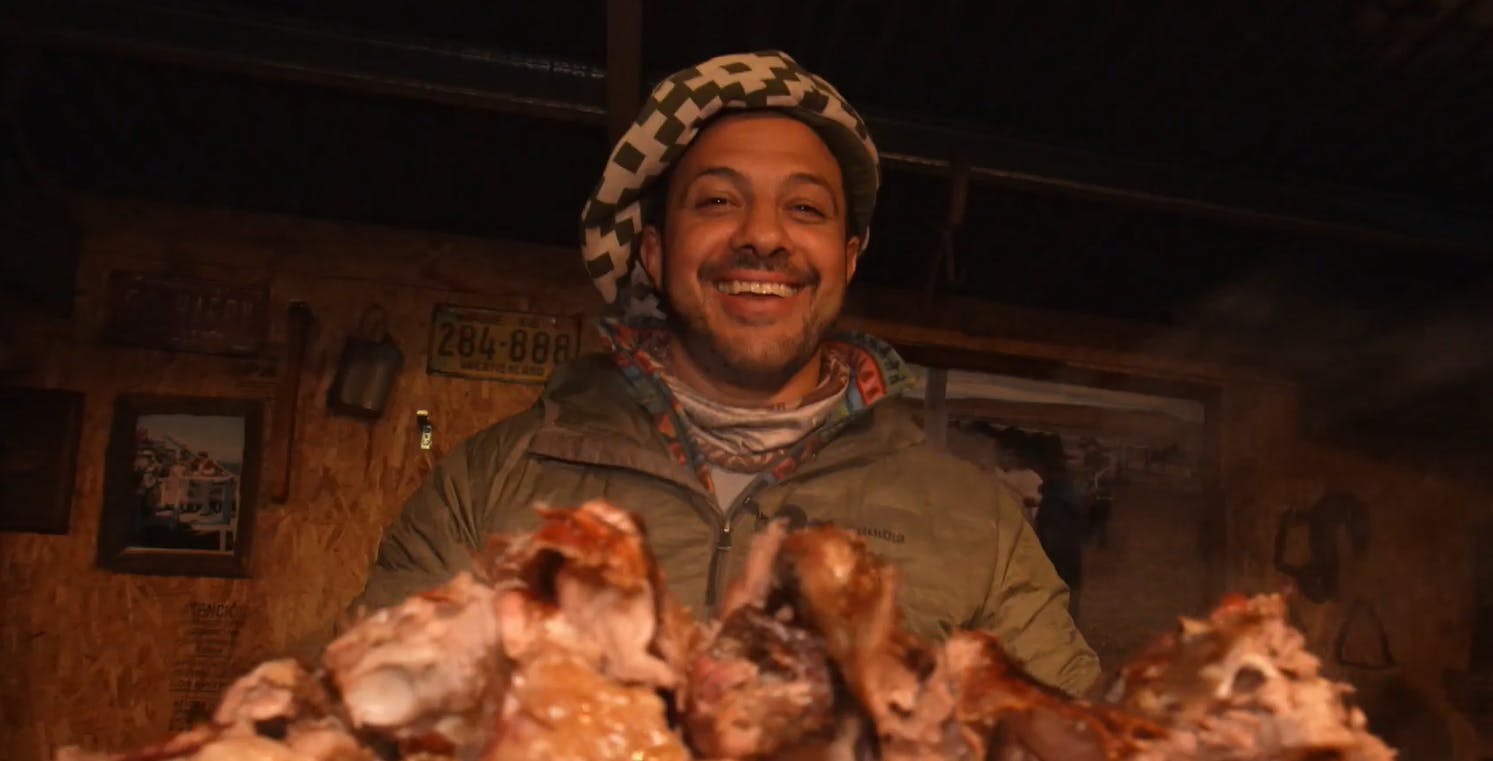 Así fue el primer asado patagónico de Simón Oliveros 