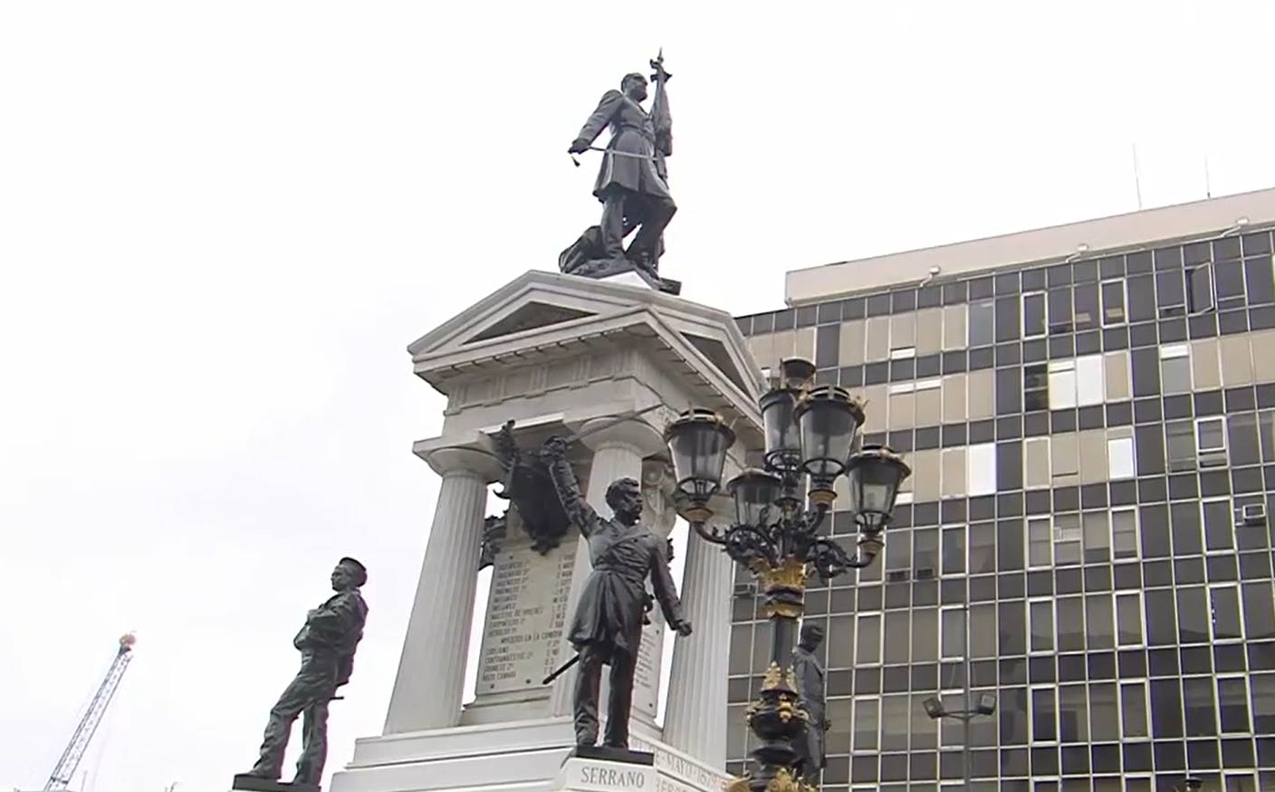 Financiado con una colecta popular: Los detalles históricos del Monumentos a los Héroes de Iquique