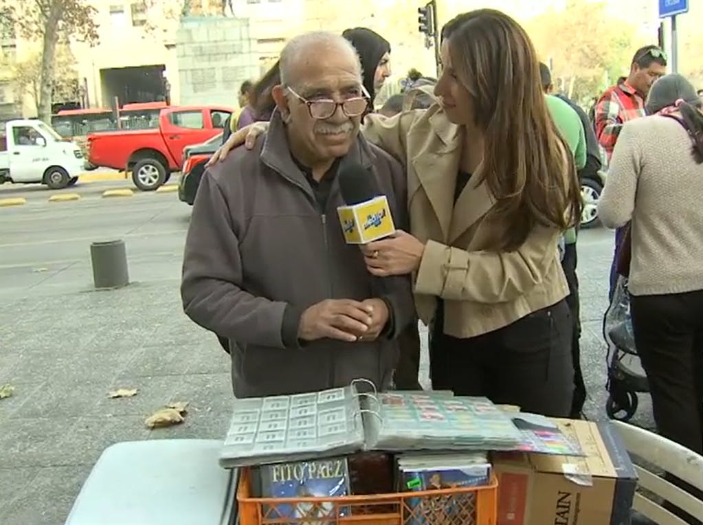 ¡Furor por álbum del Mundial! Kioskero vende láminas por $300 