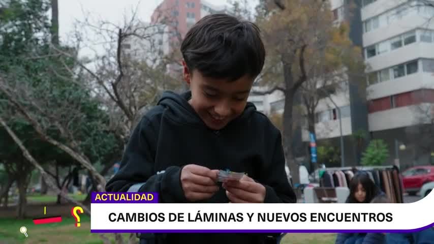 Así se vive el intercambio de láminas del Mundial