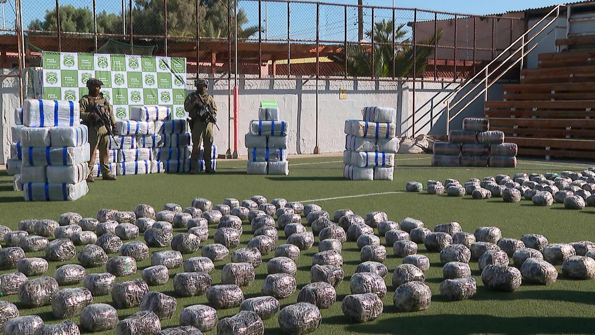 Tras persecución en el desierto se incautan más de una tonelada y media de droga