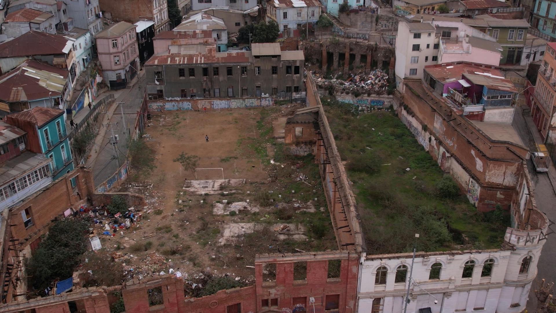 Colegio Santa Ana exige medidas de seguridad en barrio puerto